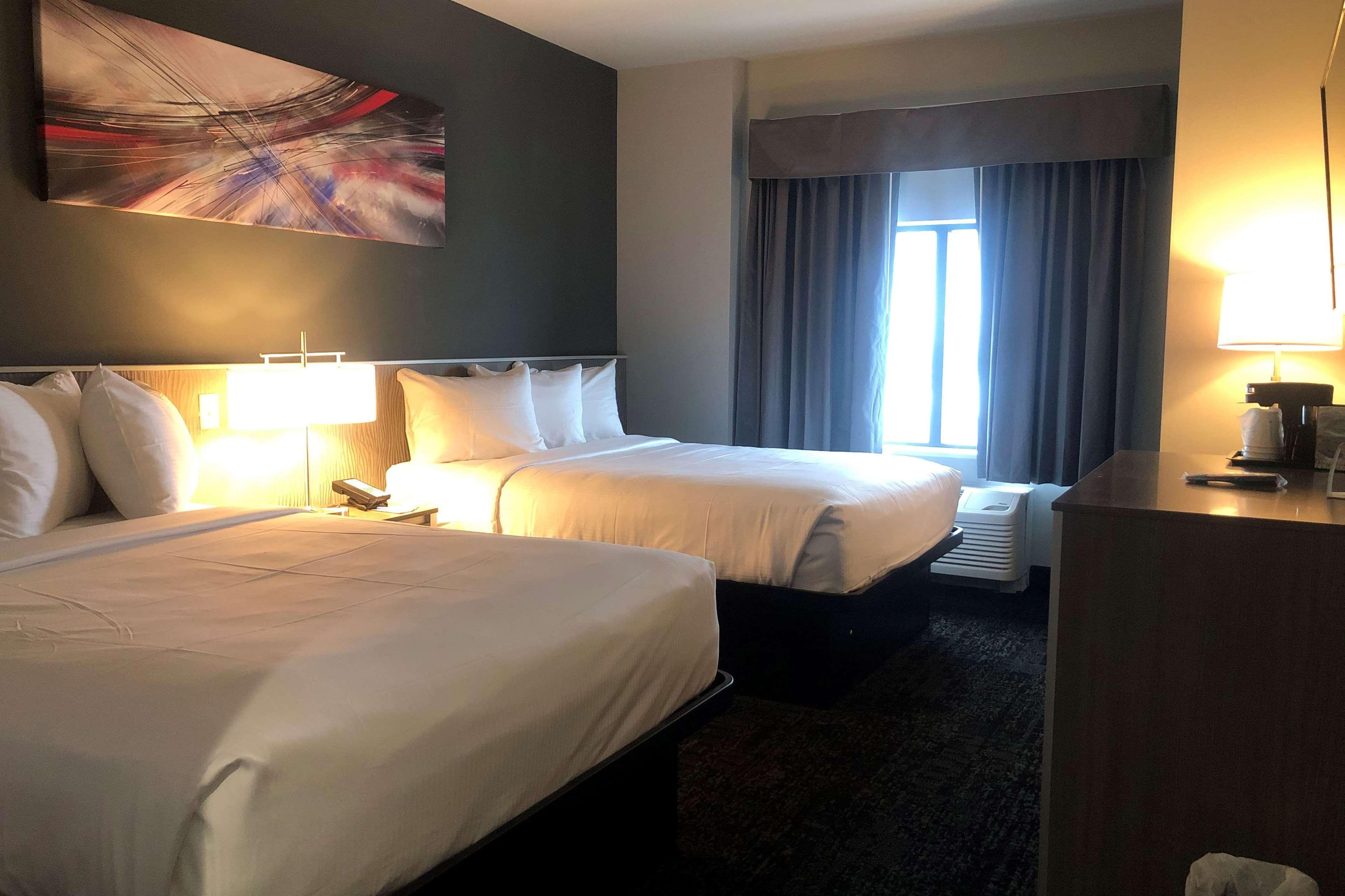 Baymont By Wyndham Madison Hotel Ngoại thất bức ảnh