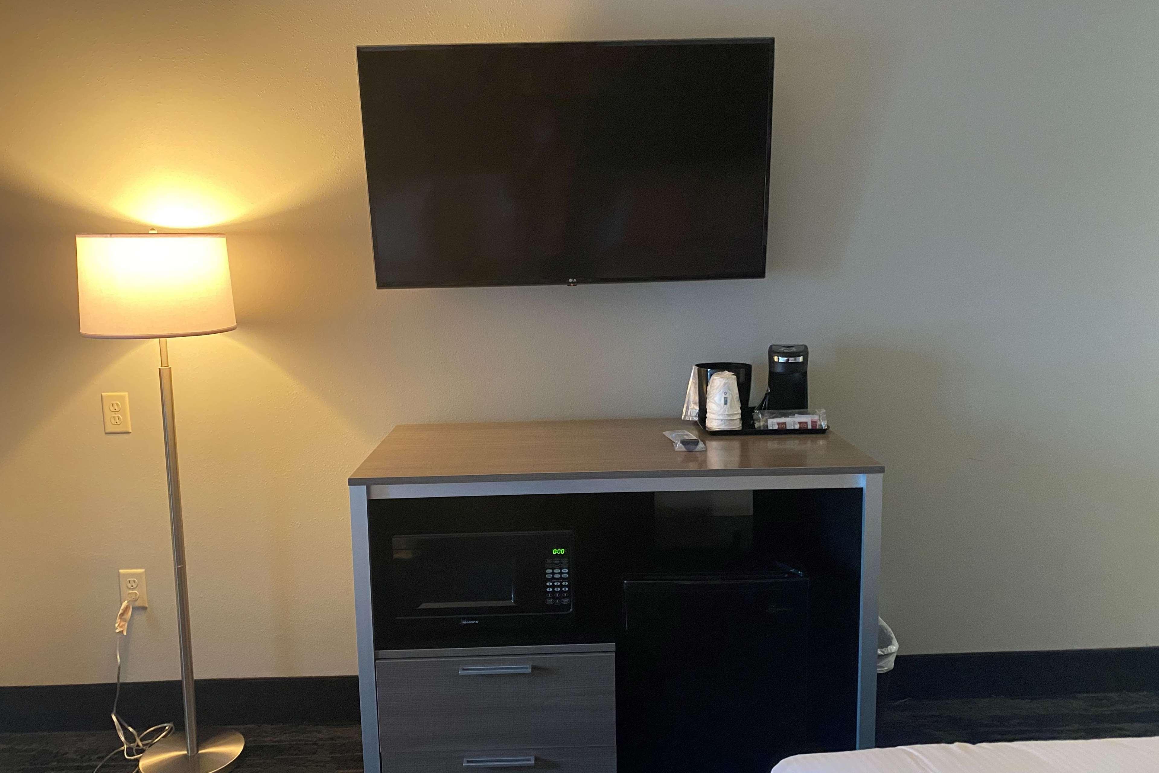 Baymont By Wyndham Madison Hotel Ngoại thất bức ảnh